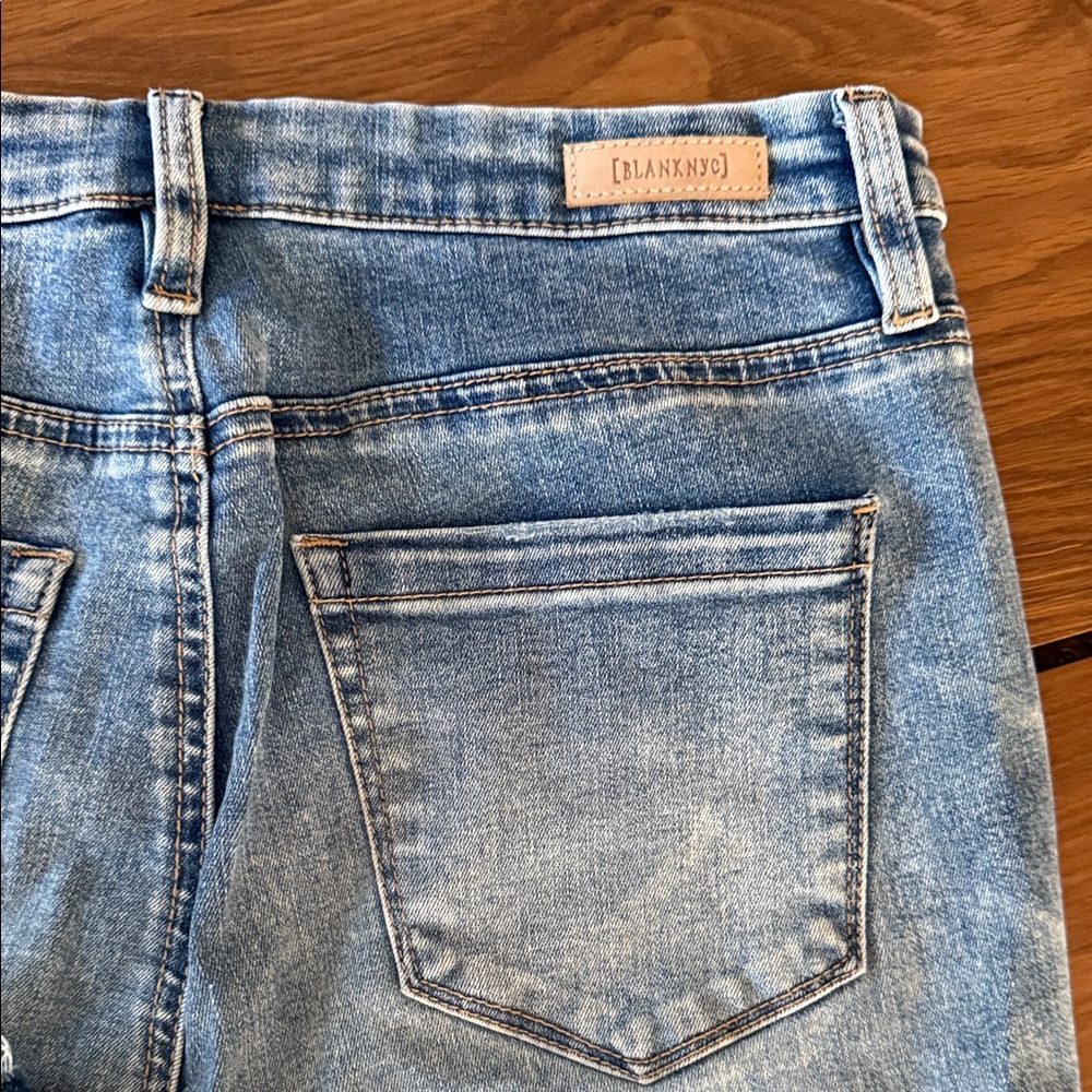 EVERYTHING $10: Blank NYC Women's Light Blue Jeans Ombre Gradient Wash - Picture 6 of 6